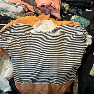 Tarazzia vintage Striped Black & White crop turtleneck baggy puff sleeve tshirt